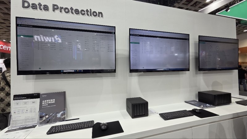 '컴퓨텍스 2025' 시놀로지 전시관에서 석미은 시니어 세일즈 매니저가 전시관 투어를 진행하고 있다.2025.5.20/뉴스1 ⓒ News1 김민석 기자