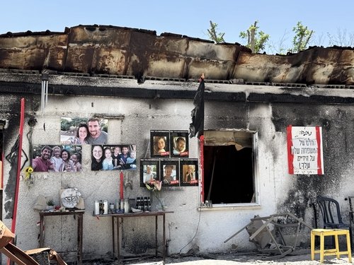 하마스 공격으로 파괴된 이스라엘 니르 오즈 키부츠의 집 (출처=연합뉴스)