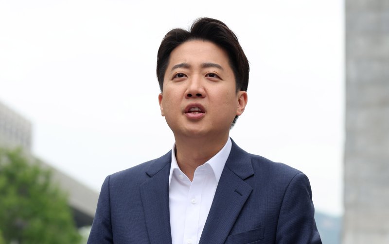 이준석 "단일화 얘기 많아 모든 전화 수신 차단"..김문수 러브콜 또 거절