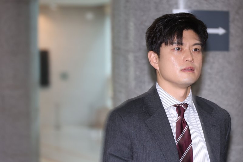 김용태, '공개 행보' 尹 향해 "관계 없는 분...계엄 반성하고 자중할 때"
