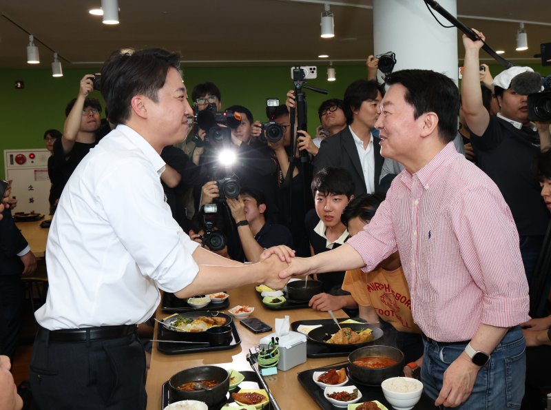 "이준석, 구국의 정치인 되길"..안철수의 단일화 호소
