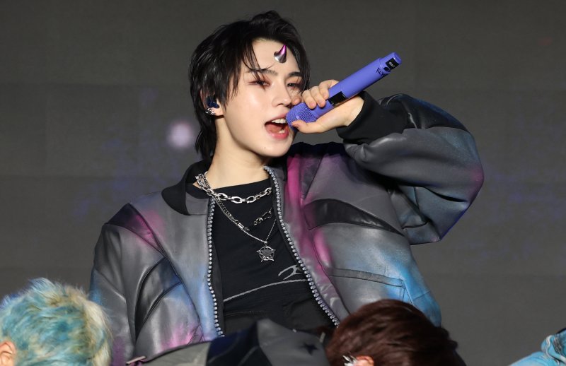 뉴비트 김태양, 늑골 골절 부상 21일 축제 일정, 의자 앉아 소화