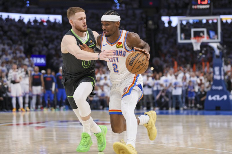 [오클라호마시티=AP/뉴시스] 미국프로농구(NBA) 오클라호마시티 선더의 셰이 길저스알렉산더(오른쪽). 2025. 5. 20.