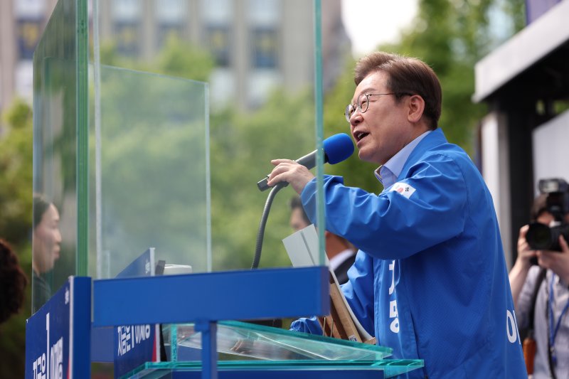 "내가 사는 곳 내가 챙긴다"…이재명, 인천서 GTX·HMM·매립지 해법 공개
