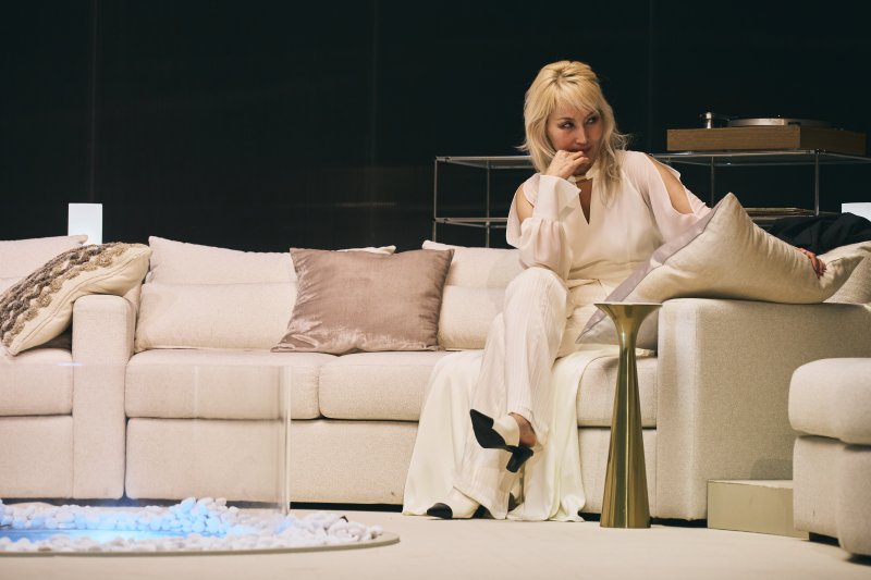 국립극단 연극 '헤다 가블러' 공연 장면. 국립극단 제공