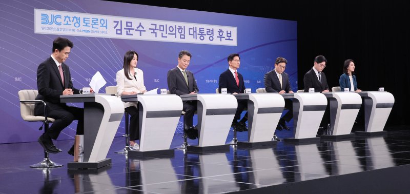 21일 국민의힘 김문수 대통령 후보가 경기도 고양 MBN 미디어센터에서 열린 한국방송기자클럽 대선 후보 초청 토론회에서 발언하고 있다. 2025.5.21/뉴스1 ⓒ News1 국회사진취재단