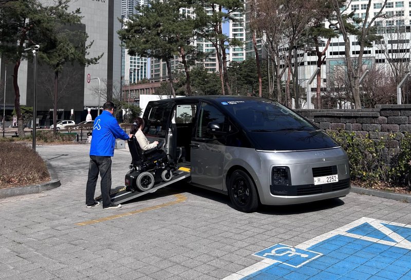 교통약자와 동행하는 TS… 규제 풀어 이동권 보장 앞장선다