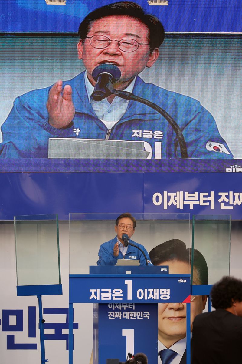 [영상] 이재명 “후보 배우자 TV토론회? 배우자가 정치하냐!”