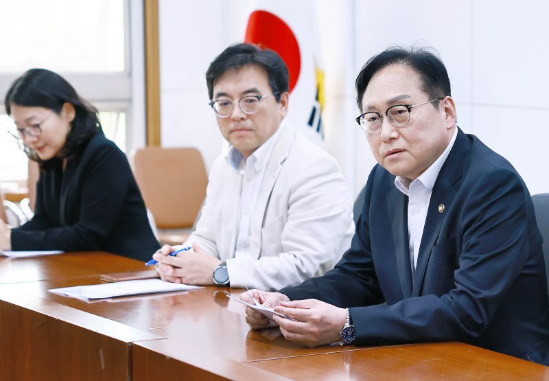 정인교 산업통상자원부 통상교섭본부장이 21일 정부세종청사 산업부 회의실에서 열린 '수출지역담당관회의'를 주재하고 있다. (산업통상자원부 제공. 재판매 및 DB 금지) 2025.5.21/뉴스1