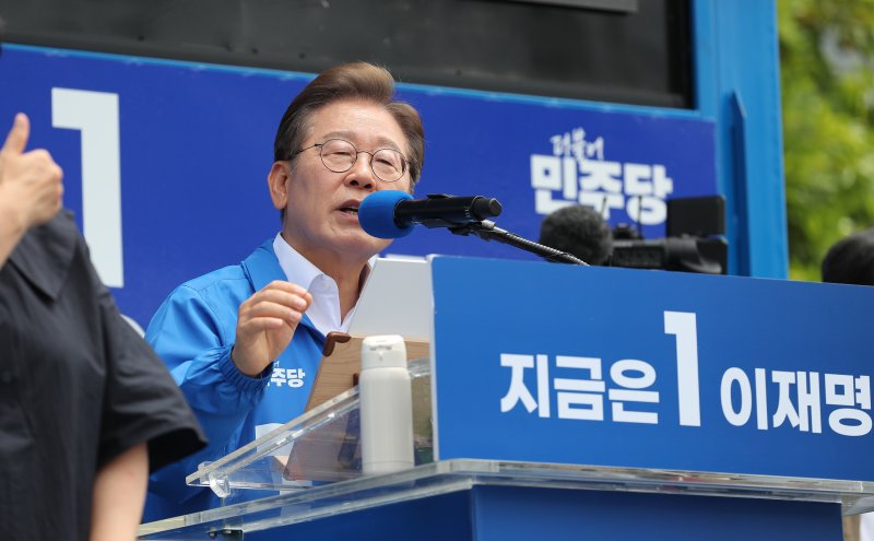 제주 찾은 이재명 "대선, 12.3에 일어난 또 다른 4.3 청산하는 과정"