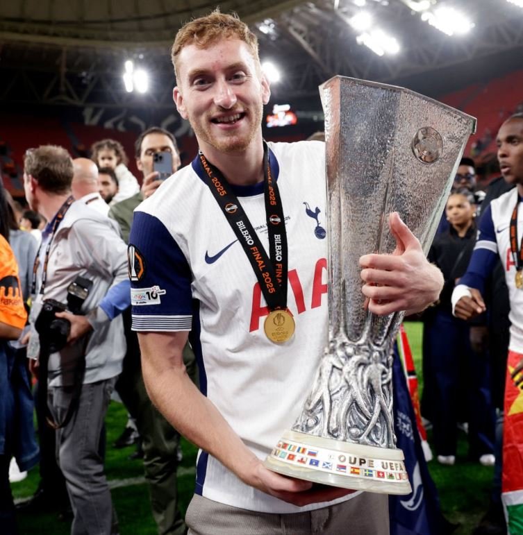 [서울=뉴시스] 우승을 함께 축하하는 쿨루셉스키.(사진=엑스 옛 트위터 갈무리) *재판매 및 DB 금지