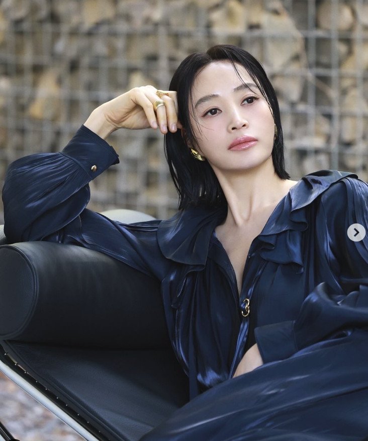김혜수, 비현실적인 미모..섹시+우아