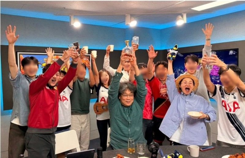 '손흥민 팬' 봉준호, 토트넘 우승에 환호 "자, 건배!"
