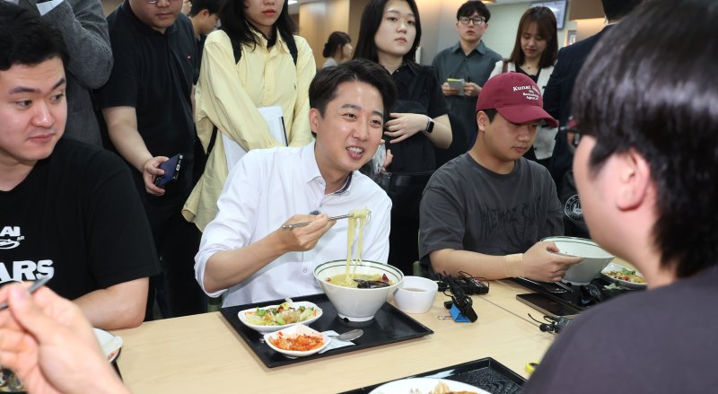 "대학생 공약도 없는데 학식은 왜?"…인하대서 쓴소리 들은 이준석