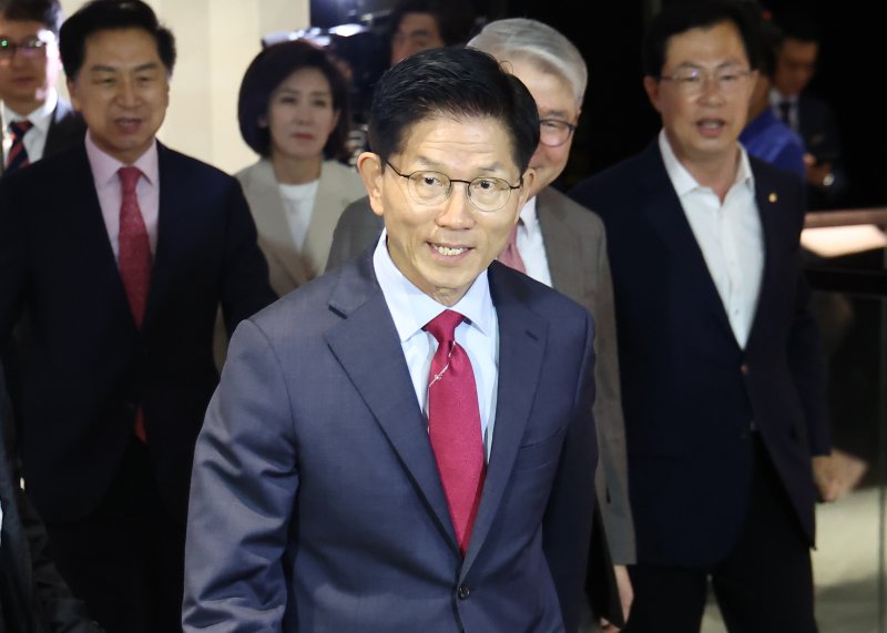 김문수, 국민의힘 전 당원 '홍보특보' 임명…"정당 역사상 최초"