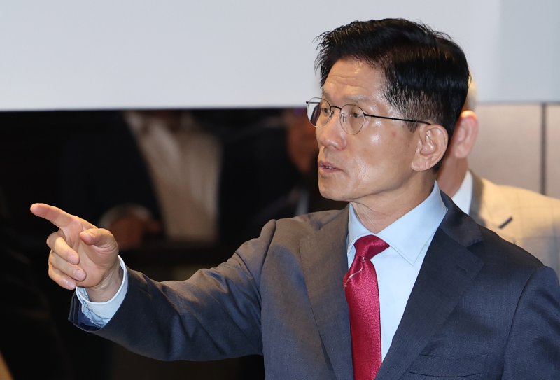 김문수, 주한미군 감축설에…"이재명, '美 점령군' 발언 사과하라"