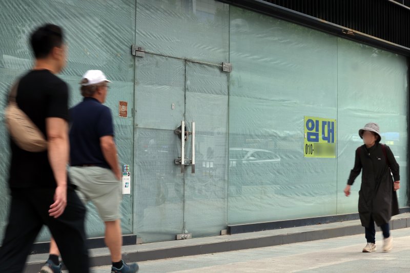 "선거 특수도 없어요"…깊어지는 자영업자들의 '한숨'