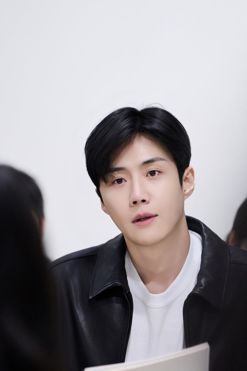 한소희·류준열 빠진 '현혹' 수지·김선호 출연 확정…투샷 공개