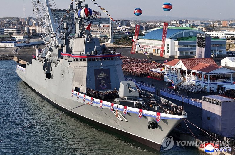북한, 5,000t급 신형구축함 '최현호' 진수식 (출처=연합뉴스)