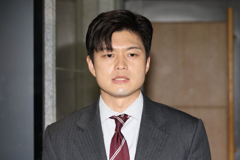 김용태 국민의힘 비상대책위원장이 21일 오전 서울 여의도 국회 의원회관에서 김문수 대통령 후보와 이준석 개혁신당 대통령 후보 단일화와 관련한 취재진의 질문에 답하고 있다. 2025.5.21/뉴스1 ⓒ News1 이광호 기자