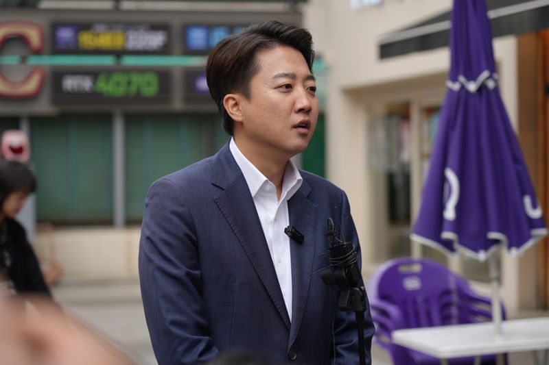 이준석 "거짓말쟁이 후보 이재명, 매너도 빵점…무능 인식 넓어지고 있다"