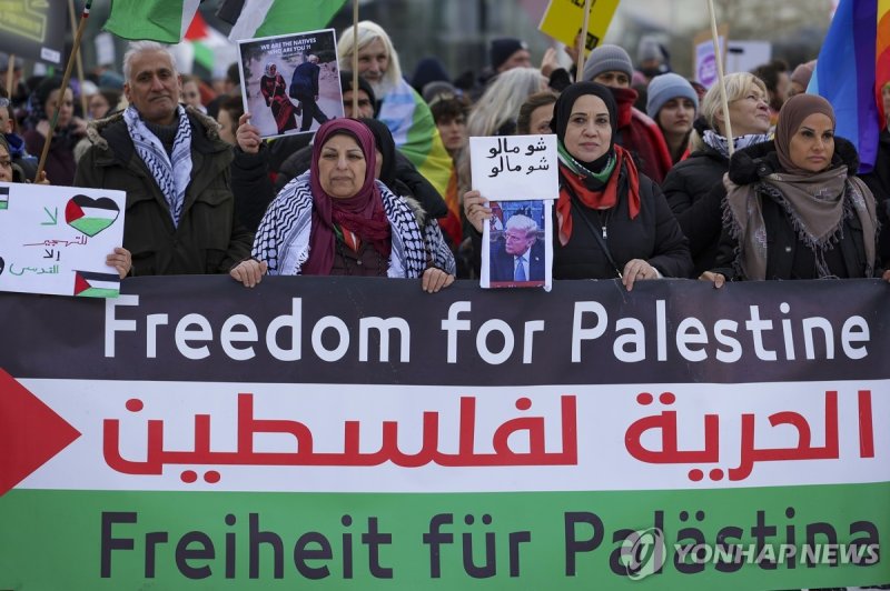 독일 총리실 앞 팔레스타인 지지 시위 (출처=연합뉴스)