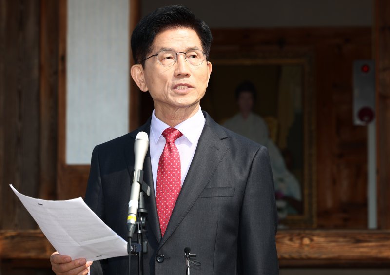김문수, 軍 초급간부 처우 중견기업 수준으로…남녀 군 가산점제 도입