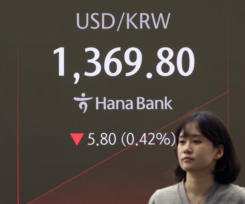거주자 외화예금 3개월째 감소..달러 줄고 유로·위안화 늘어