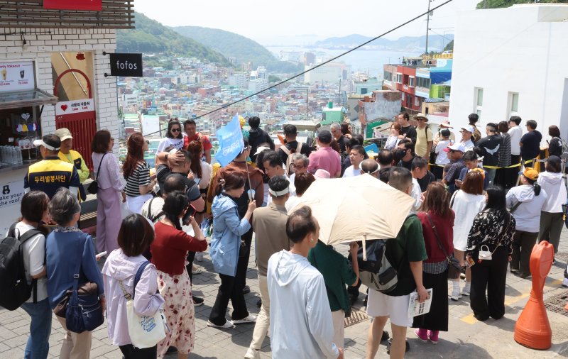 "지난달 방한 외국인 관광객 171만명.. 코로나 이전 수준 상회"