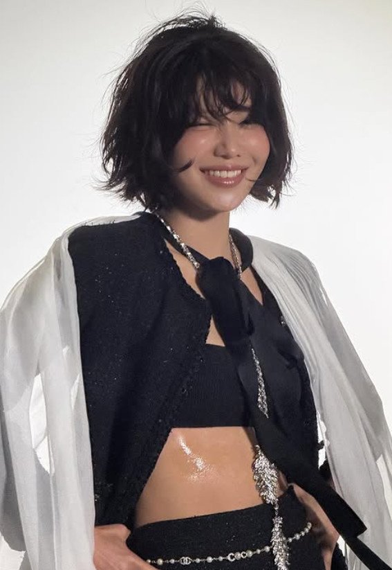 최수영, 파격 톱 패션으로 슬렌더 몸매 인증…섹시 아우라 [N샷]