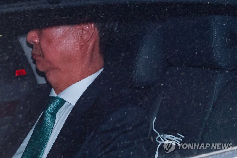 한덕수·이상민 10시간여 경찰 조사 마치고 귀가…최상목은 계속
