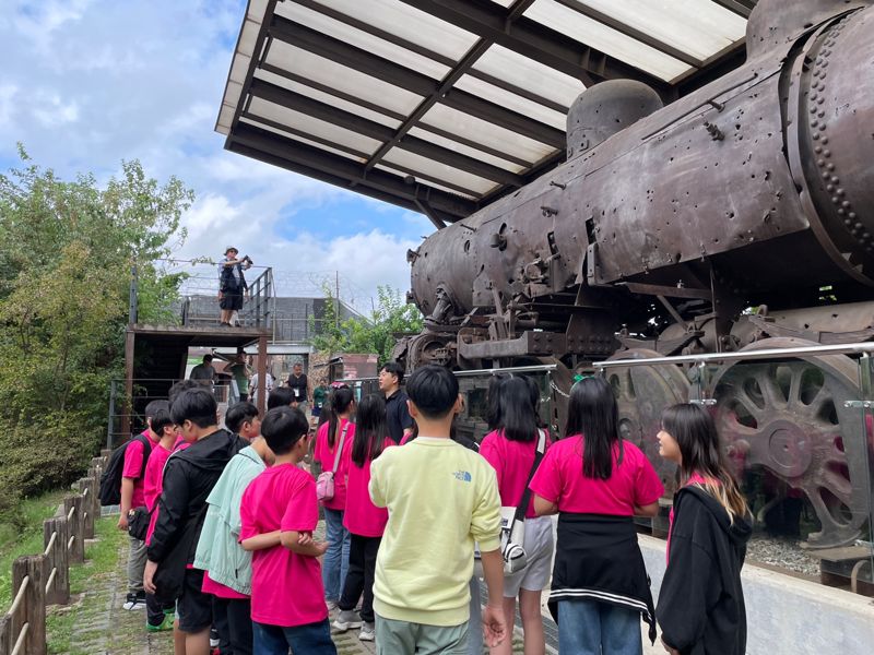 버스타고 현장가서 통일을 배운다