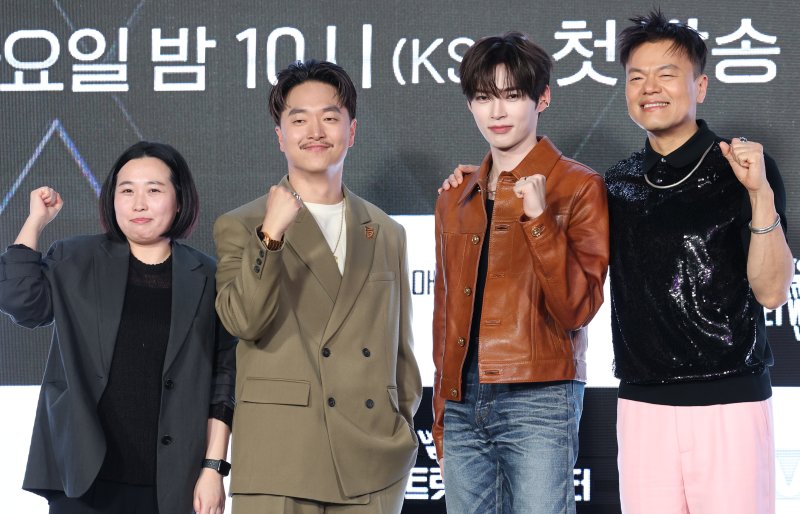 컴백 '스우파', 국가대항전으로 세계관 확장…팀 코리아 활약 예고