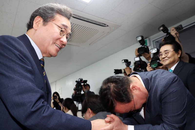 이낙연 보호 나선 국힘 "민주당, 집단광기 나치당 전락"