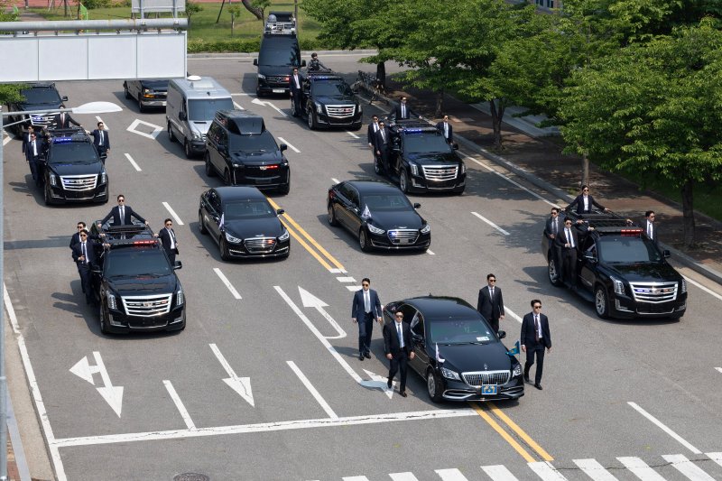 대통령경호처가 제21대 대통령 취임식을 일주일 앞둔 27일 서울 강서구 경호안전교육원에서 대통령의 절대 안전 확보를 위한 경호 훈련 현장을 언론에 공개했다. 경호요원들이 취임식 퍼레이드 모터케이드를 시연하고 있다. (공동취재) 2025.5.27/뉴스1 ⓒ News1 허경 기자