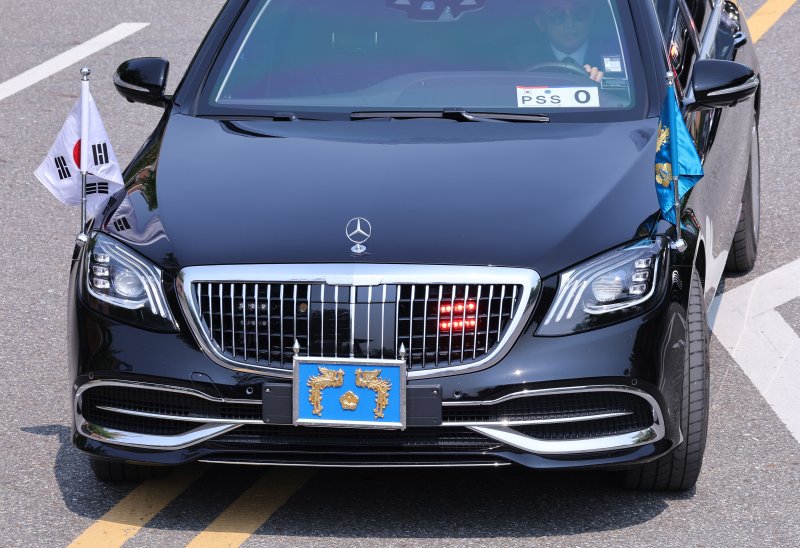 대통령경호처가 제21대 대통령 취임식을 일주일 앞둔 27일 서울 강서구 경호안전교육원에서 대통령의 절대 안전 확보를 위한 경호 훈련 현장을 언론에 공개했다. 경호요원들이 대통령취임식 차량퍼레이드를 시연하고 있다. (공동취재) 2025.5.27/뉴스1 ⓒ News1 허경 기자