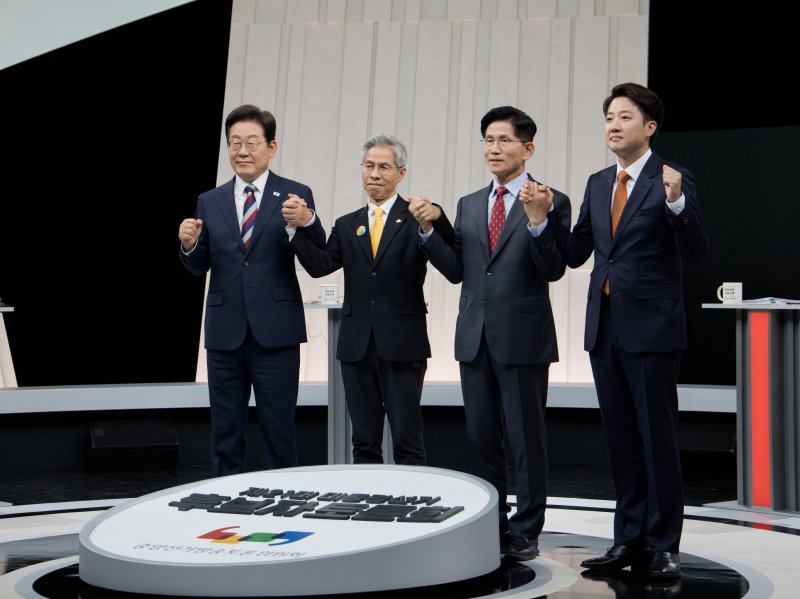 이재명 "쌍방울 대북송금 관여 근거없다" 이준석 "트럼프가 받아들일까"