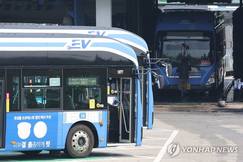 파업 앞둔 서울 시내버스 (출처=연합뉴스)