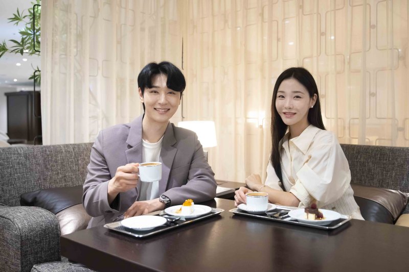 [서울=뉴시스]바카라사이트 쿠폰백화점이 미쉐린 스타 레스토랑과 협업해 VIP 고객 전용 라운지에서 스타 셰프의 디저트를 선보인다고 28일 밝혔다.(사진=바카라사이트 쿠폰백화점 제공) *재판매 및 DB 금지