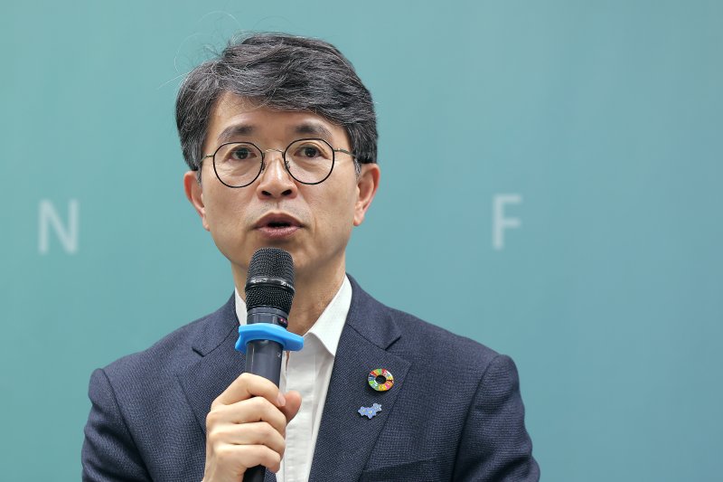 김완섭 환경부 장관이 서울 중구 은행회관에서 열린 녹색금융 전문인력 양성을 위한 업무협약식에서 인사말을 하고 있다. 2025.5.23/토토 사이트 바카라1 ⓒ News1 박정호 기자