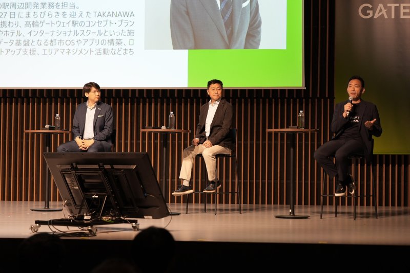 (왼쪽부터)'게이트웨이 테크 타카나와'에서 발언하고 있는 싱가포르 NUS 엔터프라이즈 벤자민 티, 디캠프의 박영훈 대표, 해외 바카라사이트 딜로이트 벤처의 마사유키 키무라(디캠프 제공)