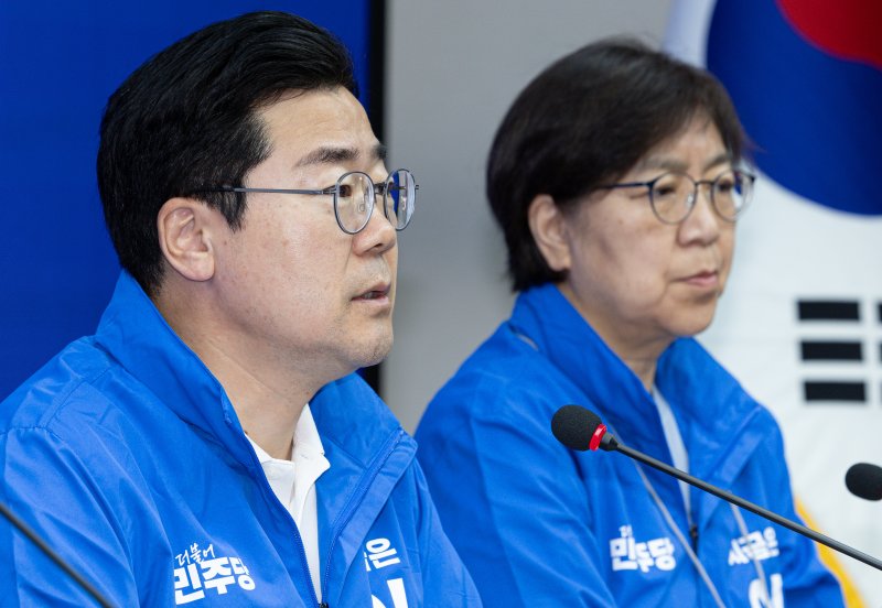 바카라사이트 홍보 승리바카라 더불어민주당 상임 총괄선대위원장이 26일 오전 서울 여의도 더불어민주당사에서 열린 중앙선거대책위원회의에서 발언을 하고 있다. 2025.5.26/바카라사이트 홍보 승리바카라1 ⓒ News1 이재명 기자