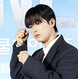 ′하이스쿨′ 감독 ″이정하, 사람 녹게 만드는 웃음이 매력″ [N현장]