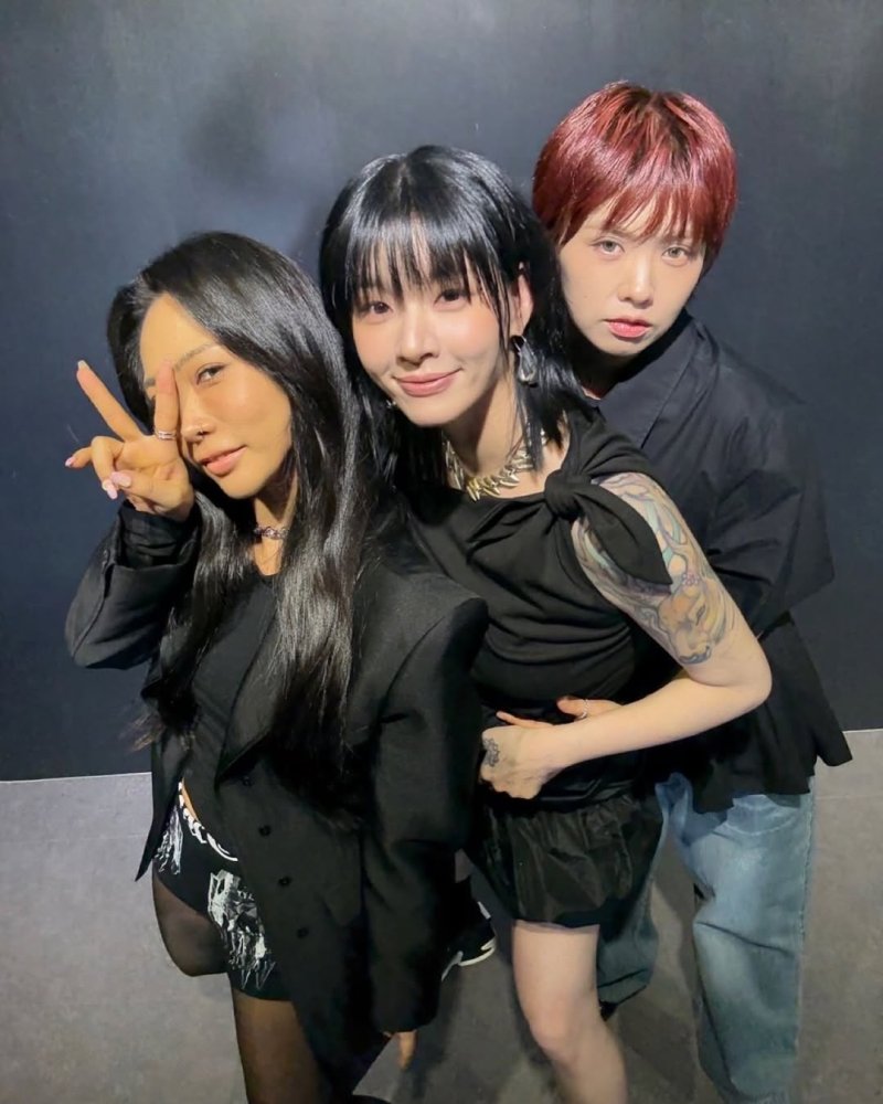[서울=뉴시스] 왼쪽부터 허니제이, 인기있는바카라사이트, 아이키. (사진=인기있는바카라사이트 인스타그램 캡처) 2025.05.28. photo@newsis.com *재판매 및 DB 금지