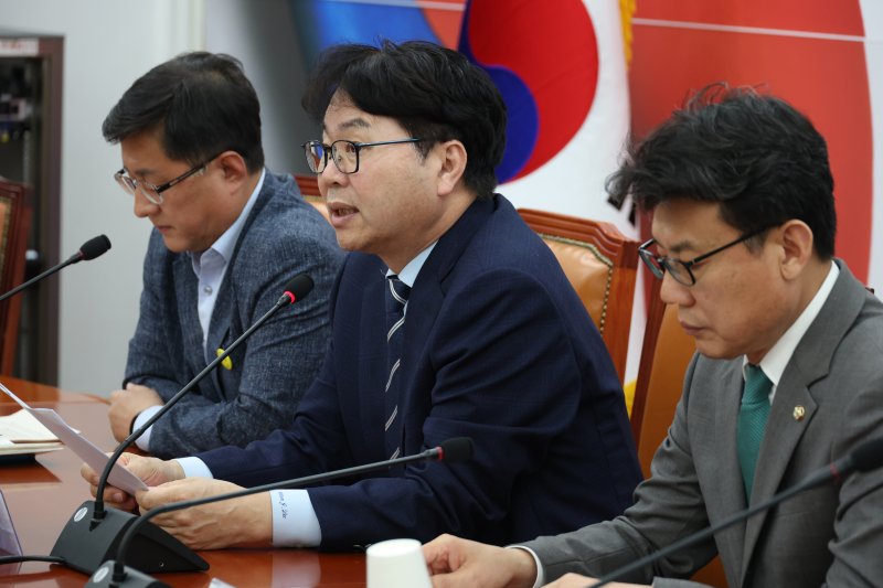 토토 바카라 더불어민주당 진짜 대한민국 중앙선대위 총괄선거대책본부 정책본부장이 12일 오전 서울 여의도 국회에서 열린 제21대 대통령선거 더불어민주당 10대 공약 기자간담회에서 발언하고 있다. 2025.5.12/뉴스1 ⓒ News1 이광호 기자