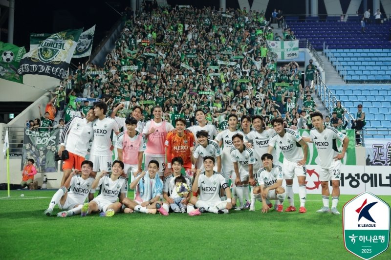 라이브바카라 현대가 리그 1위와 함께 팀 라이브바카라 1위를 기록했다.(한국프로축구연맹 제공)