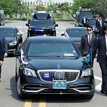 차기 대통령 의전 차량 공개…마이바흐 S-클래스 가격은?