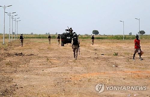 나이지리아 동북부 보르노주에서 순찰하는 정부군(기사와 직접 관련 없음) (출처=연합뉴스)