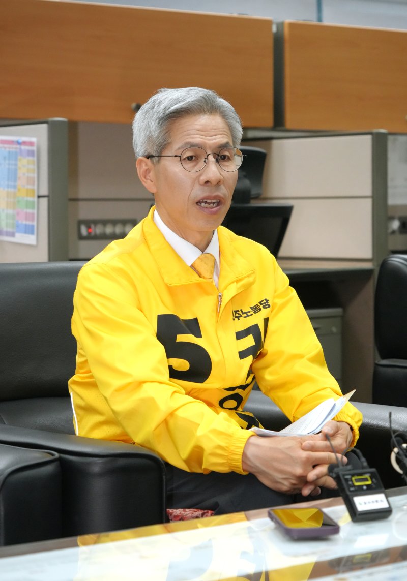 [전주=뉴시스] 김민수 기자= 권영국 민주노동당 대선 후보가 28일 카지노 바카라자치도의회 기자실에서 카지노 바카라도민에게 지지를 호소하고 있다. 2025.05.28 *재판매 및 DB 금지