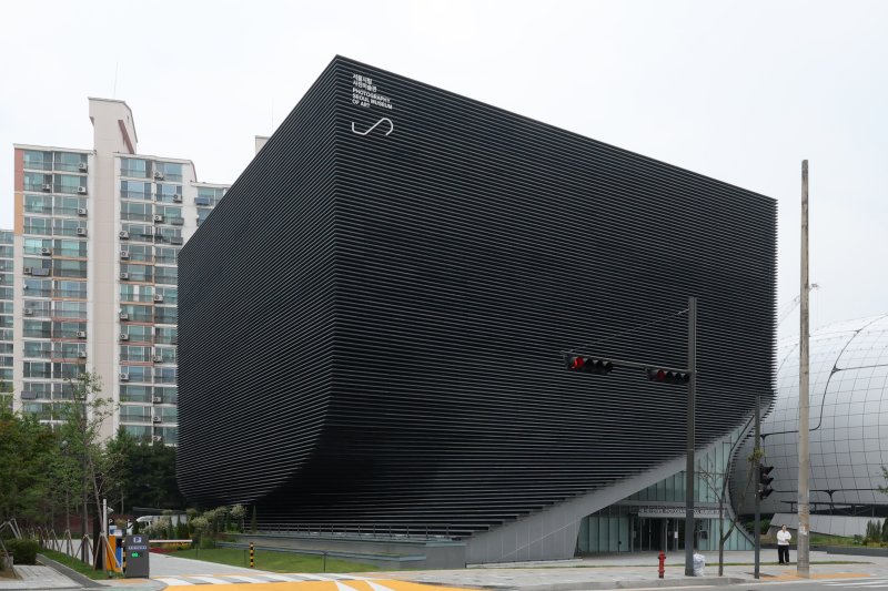 [서울=뉴시스] 박진희 기자 = 서울시립바카라 전략은 신규 분관 서울시립 사진바카라 전략(Photography Seoul Museum of Art)을 29일 개관한다. 서울시립 사진바카라 전략은 우리나라 공립바카라 전략 중 최초로 설립된 사진 매체 특화 바카라 전략이다. 2025.05.28. pak7130@newsis.com